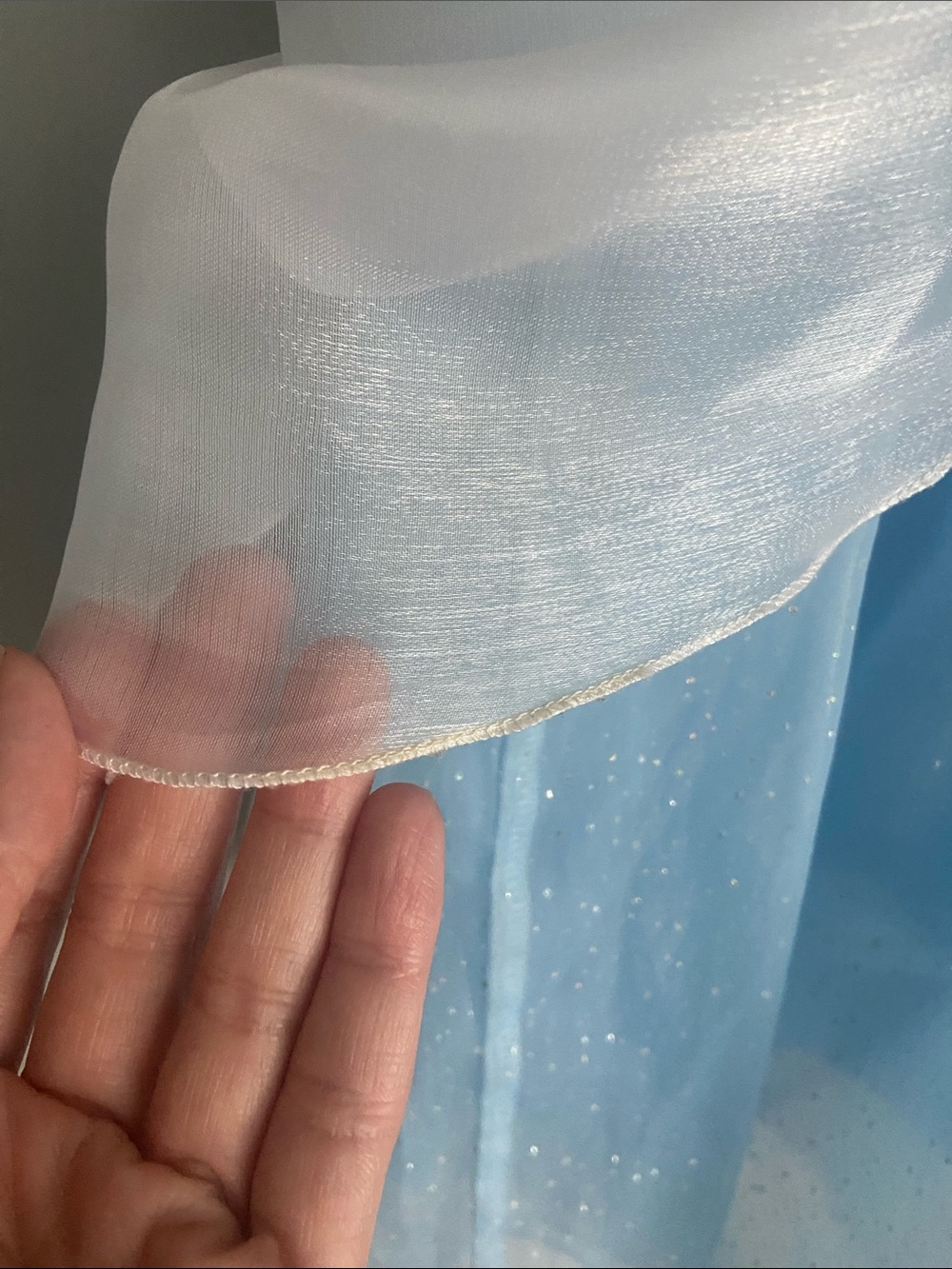 Disney store Princess Cinderella Costume Dress size 4 girls sequins and sparkles - Picture 9 of 10